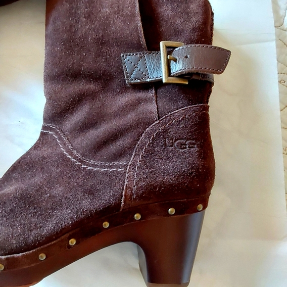 UGG Lynnea Brown Suade Wood heel Clog Boots Buckle Booties Size 7 In - Picture 10 of 13